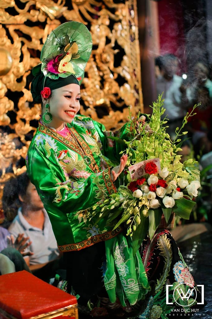 Co Doi Thuong Ngan - hau - Van Duc Huy.jpg (651 kB) Co_Doi_Thuong_Ngan_-_hau_-_Van_Duc_Huy
