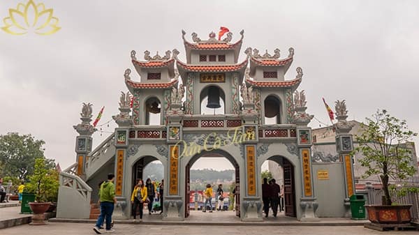 đền bà chúa kho