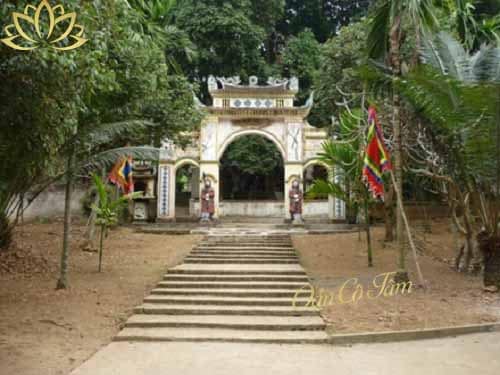 đền thờ thánh tản viên